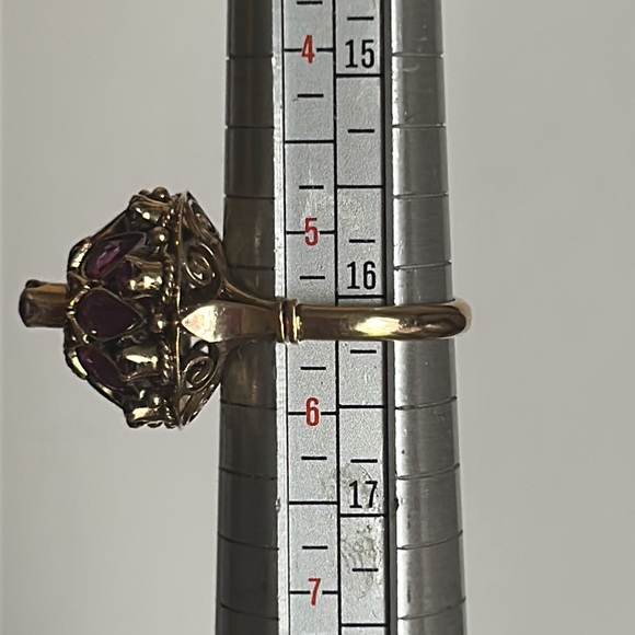 Sold- 18k Yellow Gold Natural Pink Sapphires Ladies Ring - Picture 14 of 17